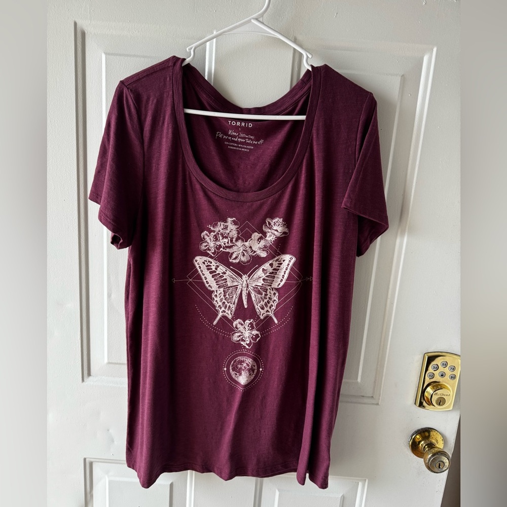 Torrid Graphic Tee EUC